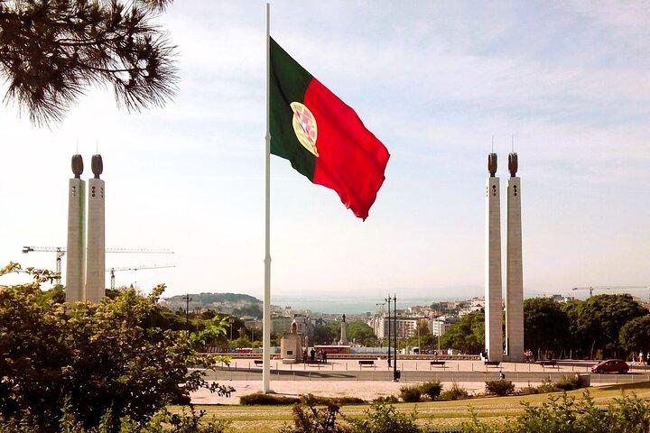 Lisbon Essentials Tour: Top Monuments, Iconic and Neighborhoods