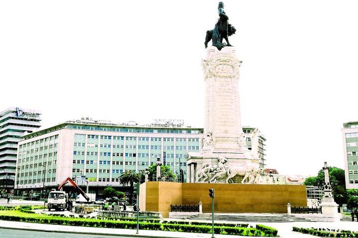 Lisbon Essentials Tour: Top Monuments, Iconic and Neighborhoods
