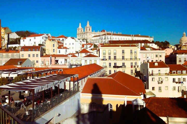 Lisbon Essentials Tour: Top Monuments, Iconic and Neighborhoods