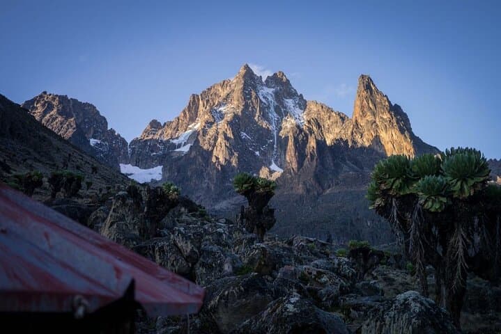 Private 4 days Mt. Kenya Hiking Tour with Guide