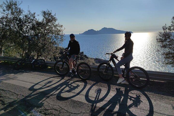 Tour en bicicleta eléctrica por la costa de Sorrento