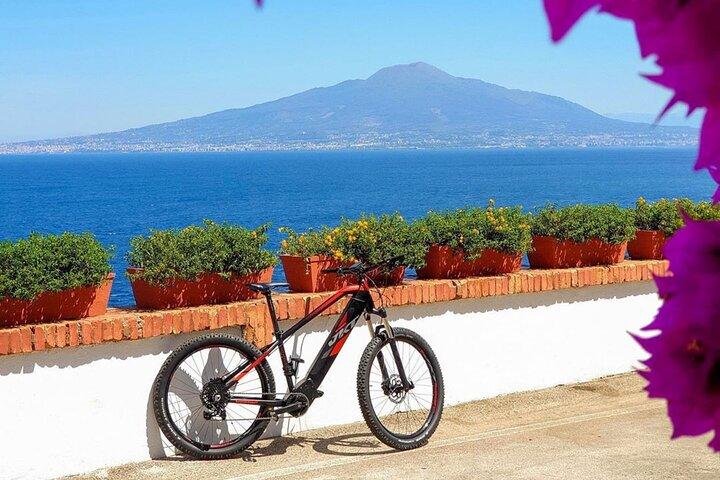 Tour en bicicleta eléctrica por la costa de Sorrento
