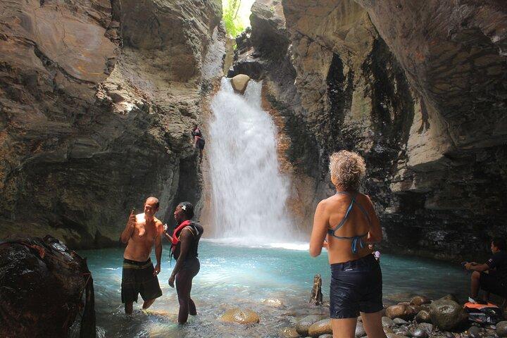 Visite privée de la cascade de La Leona avec déjeuner inclus