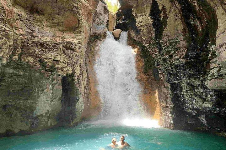La Leone Waterfall Private Tour with Lunch
