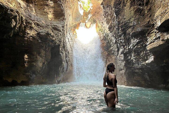 Visite privée de la cascade de La Leona avec déjeuner inclus