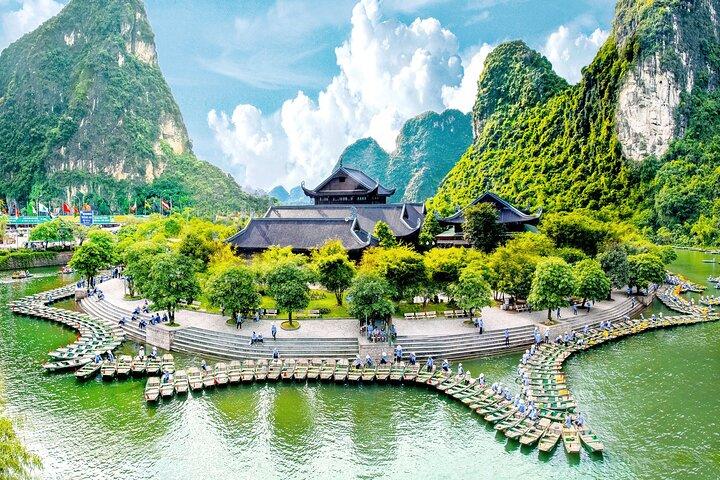Fulddagstur fra Hanoi til Ninh Binh, Hoa Lu, Trang An & Mua Cave