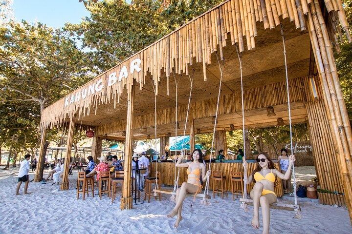 カタマランヨットによるロマンチックなポムテープとコーラル島のサンセット ツアー