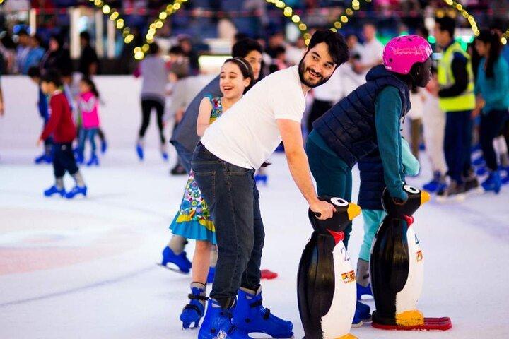 3-stündiges Eislauferlebnis in Dubai mit optionalem Transfer