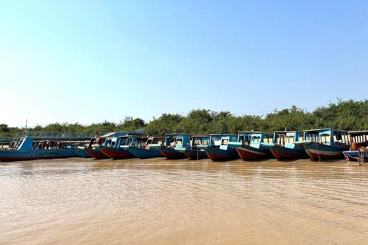 プライベートKompong Phlukフローティングビレッジガイドツアー
