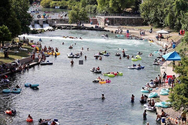 River Tubing no rio Comal com 3 Chutes e Shuttle