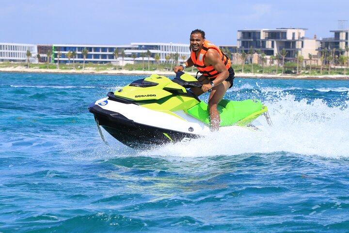 Fahren Sie einen Waverunner am wunderschönen Maroma Beach mit Transport