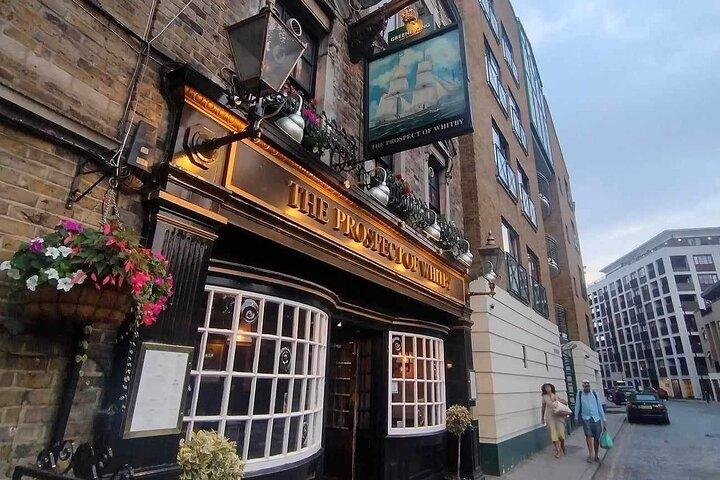 Visite de Londres en petit groupe: Les pubs pirates du Vieux Londres Demi-journée