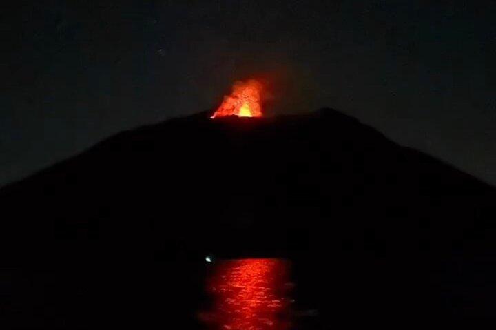 Sciara del Fuoco da mare, Escursione serale in barca - piccolo gruppo di 10 persone massimo