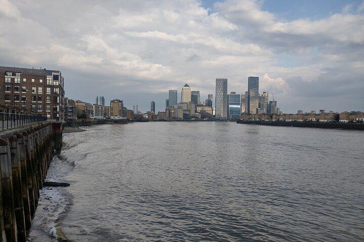 ロンドン小グループツアー： オールド・ロンドンの海賊パブ半日