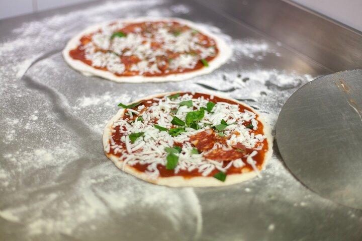 ローマピザorパスタ料理教室ジェラート試食＆ワイン無制限