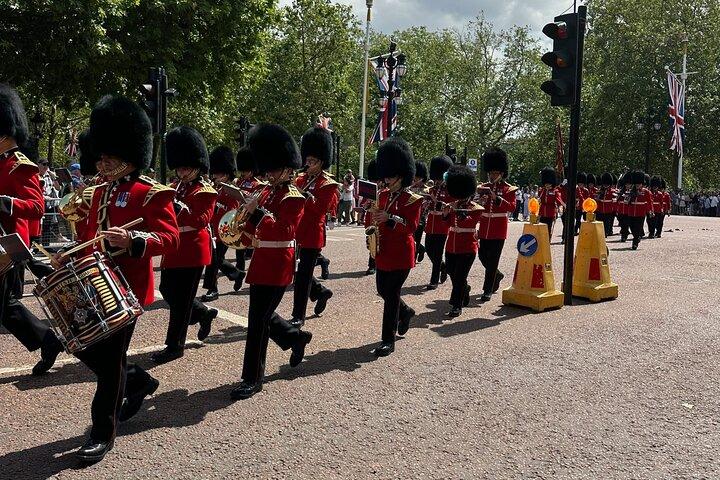 Changing of the Guard: A Self-Guided Audio Tour i London