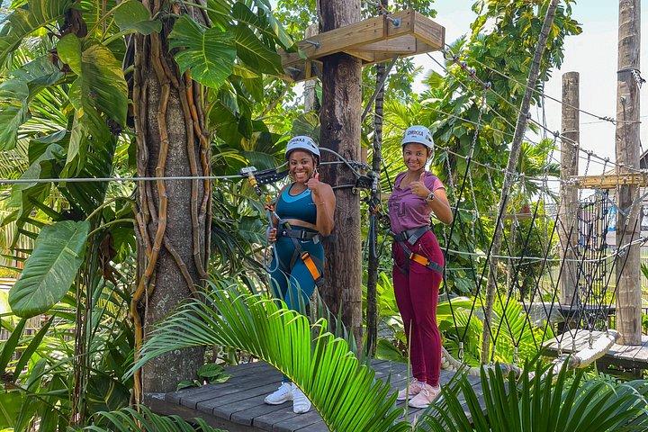 ダンズリバーフォールズカタマランクルーズ、モンテゴ湾からオチョリオス