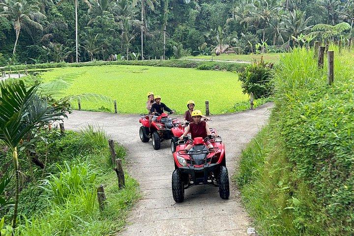 Ubud ATV Abenteuer durch Wasserfall Fluss und Tunnel