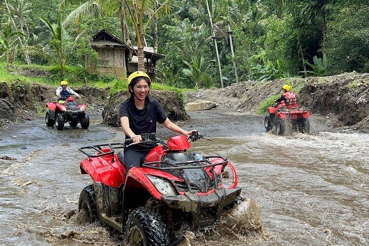 Ubud ATV Abenteuer durch Wasserfall Fluss und Tunnel