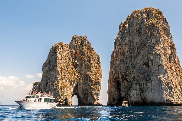 From Naples: CAPRI ISLAND TOUR BY BOAT with stop for swimming