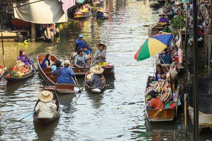 Drijvende Markt met Grote Pagode Tempel en Wat Sam Phran