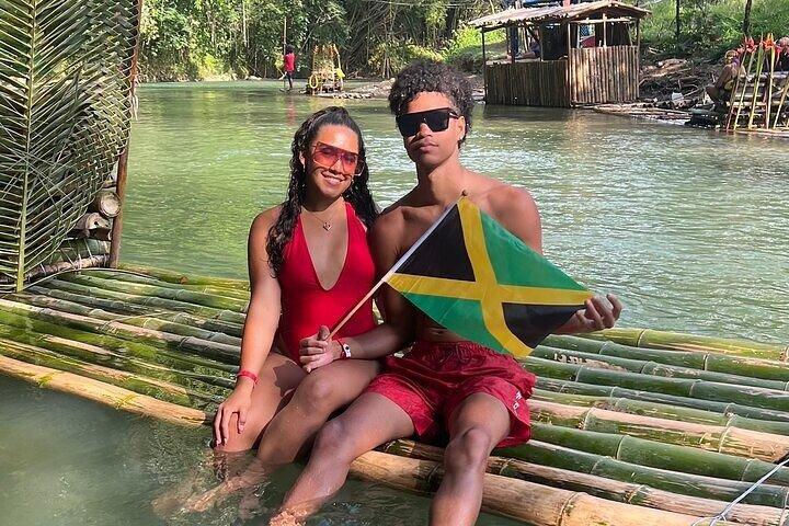 Bamboo Rafting & Catamarã Party Boat com bar aberto e snorkeling