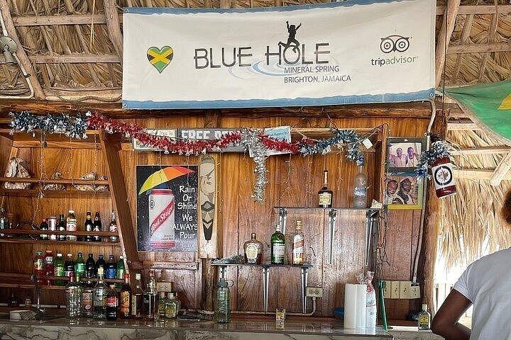 ブルー ホール ミネラル スプリング、リックス カフェ、7 マイルズ ビーチのガイド付きツアー