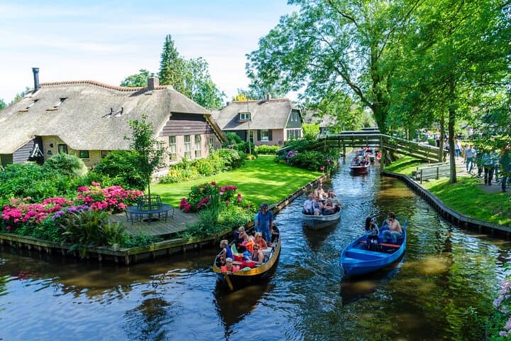 Amsterdam: Giethoorn Fairytale Village Tour & Local Canal Cruise