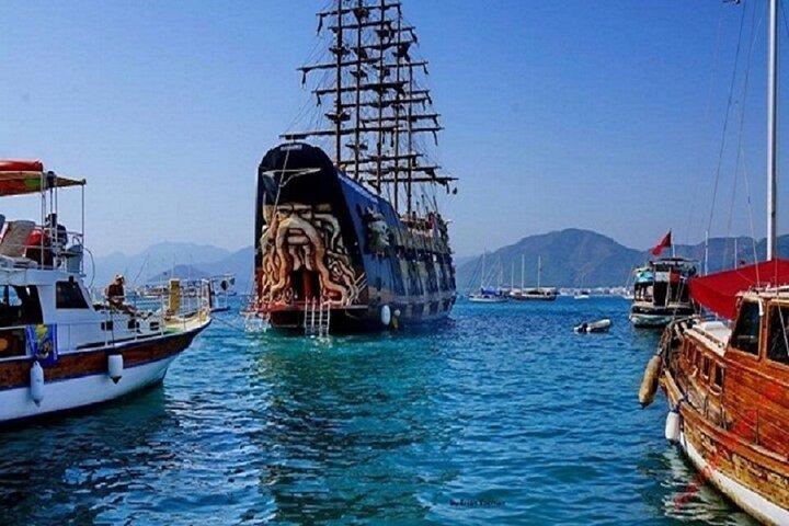 Marmaris Pirates Boat Trip BBQ Lunch Onbeperkte frisdranken en alcoholische dranken