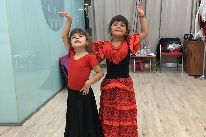 45 minutters flamencodanseundervisning for familie i Málaga