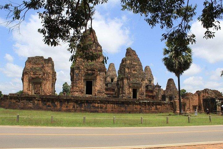 Private Banteay Srei and 4 Temples Guided Tour