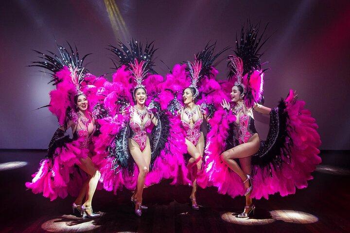 Salida nocturna en Simon Cabaret Phuket con entradas y traslado