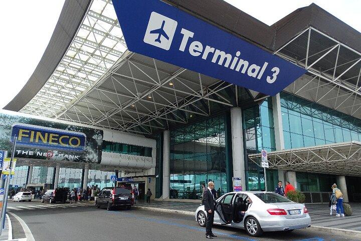 フィウミチーノ空港からローマのホテルまで - プライベート送迎車サービス