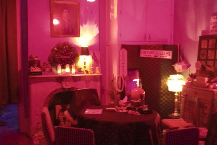 Privat rundvisning og seance i huset på Bourbon