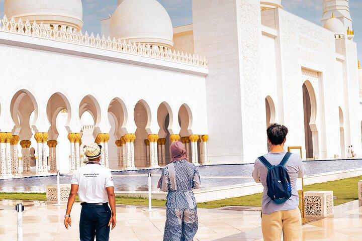 Private Abu Dhabi City Tour: Sheikh Zayed Mosque & Heritage Village