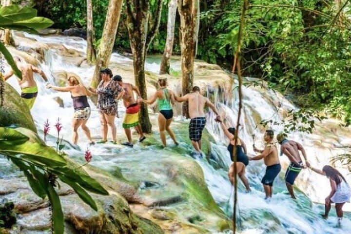Privat transport til Blue Hole & Dunns River Falls-w drinks!
