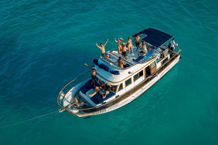 Tour privado en yate Cancún — Crucero por Isla Mujeres, Todo Incluido