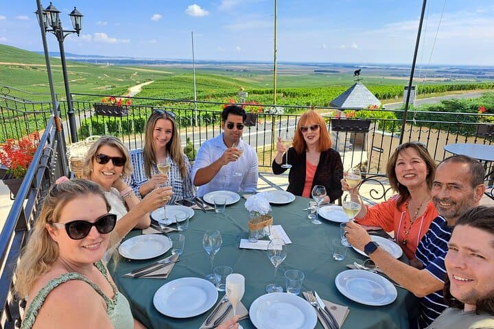 Champagne Day Trip from Paris with 8 Tastings & Lunch