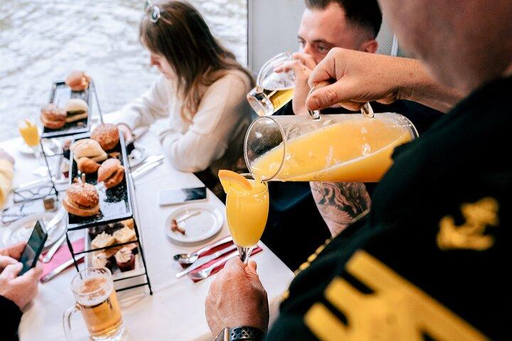 メルボルンに浮かぶ底なしのブランチ