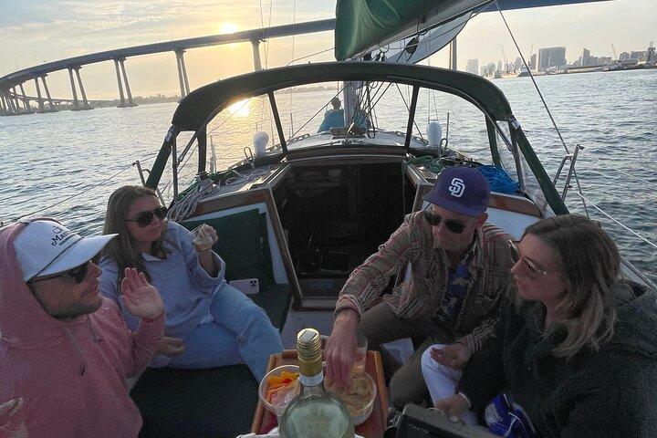 Deluxe Sunset & Day Sail Kleine Groep