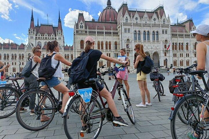 Excursão de bicicleta em Budapeste com um Guia local