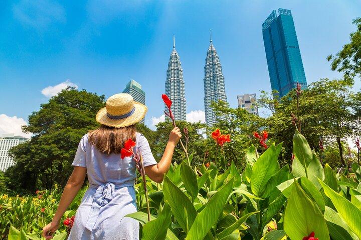 Séance photo privée à Kuala Lumpur devant la tour Petronas