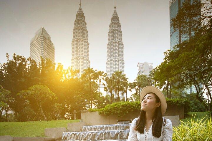 Séance photo privée à Kuala Lumpur devant la tour Petronas
