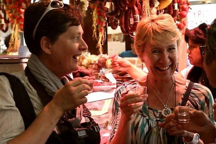 アテネ人のように食べる：街のグルメ散歩