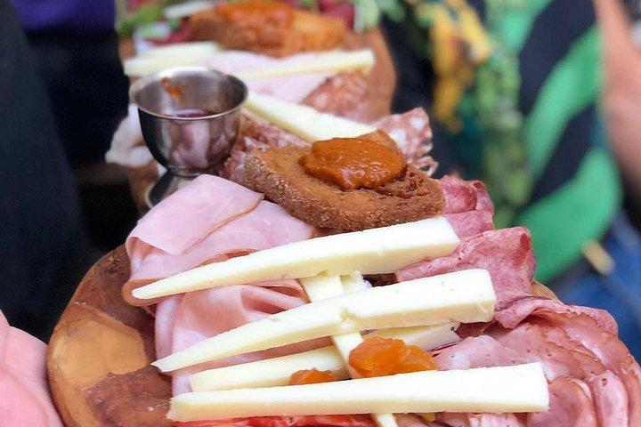 アテネ人のように食べる：街のグルメ散歩