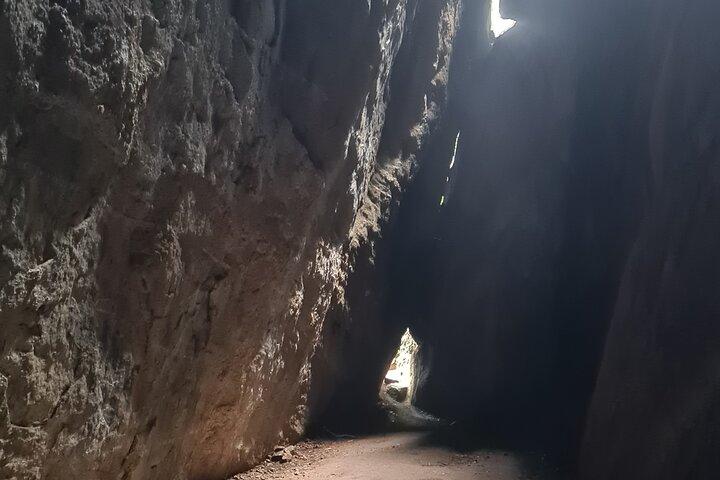Höhlen- und Wasserfalltour in Rio de Janeiro