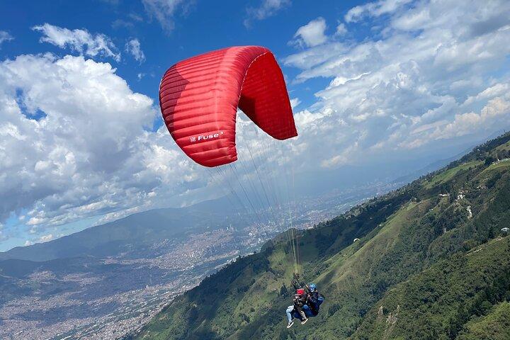 Vuelo parapente en Medellin