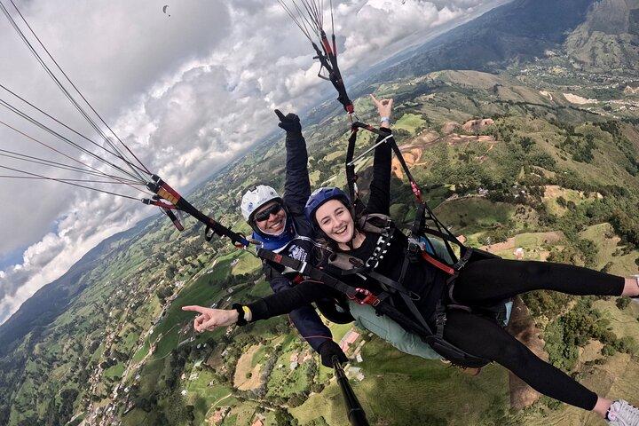 Vuelo parapente en Medellin