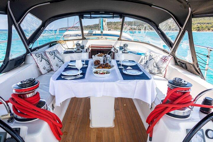 Cena di lusso privata a bordo ormeggiata ad Atene
