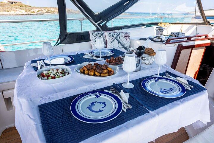 Cena di lusso privata a bordo ormeggiata ad Atene